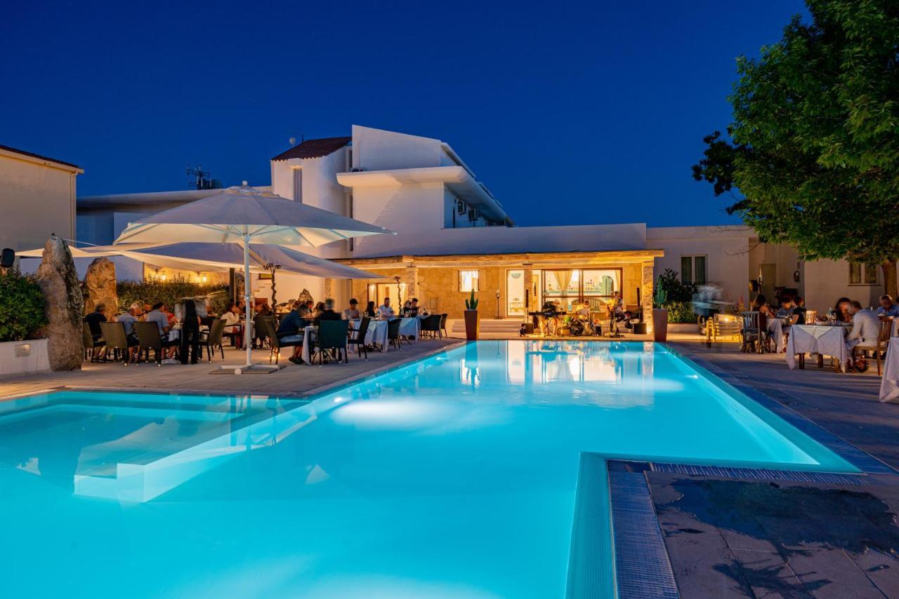 Hotel Le Mimose San Teodoro  Kültér fotó