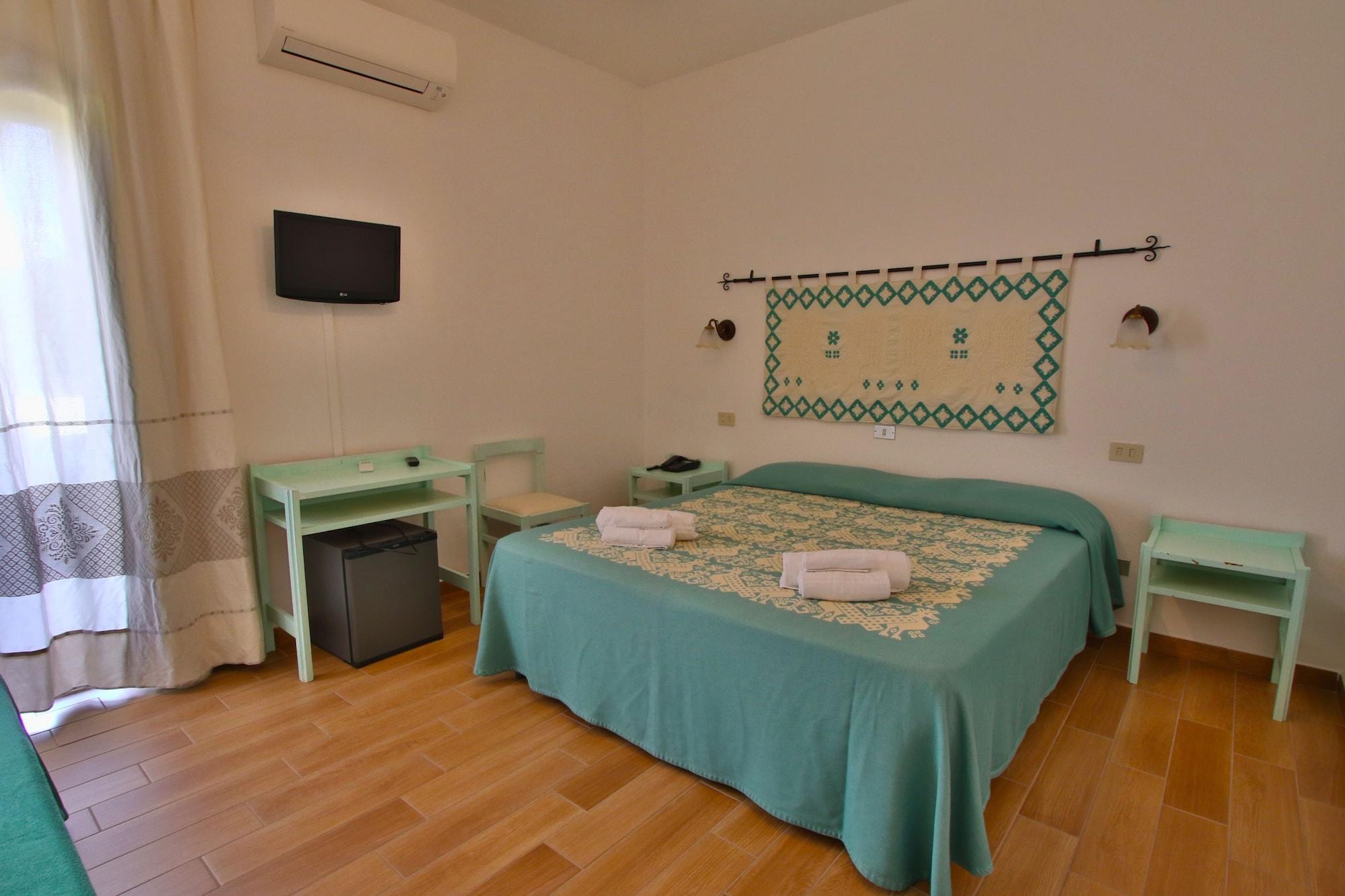 Hotel Le Mimose San Teodoro  Kültér fotó