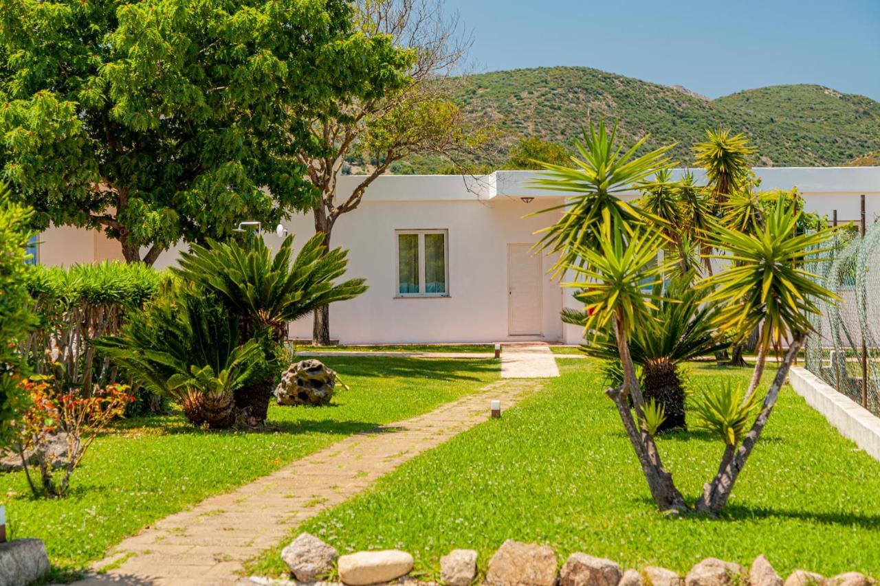 Hotel Le Mimose San Teodoro  Kültér fotó