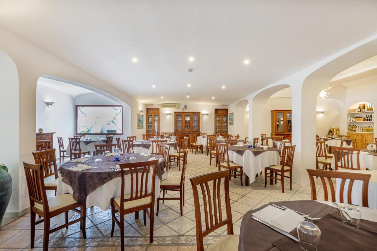Hotel Le Mimose San Teodoro  Kültér fotó
