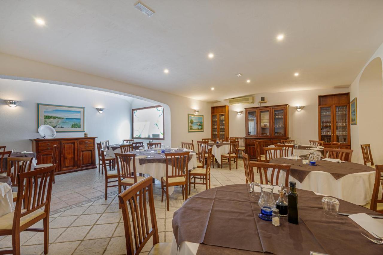 Hotel Le Mimose San Teodoro  Kültér fotó